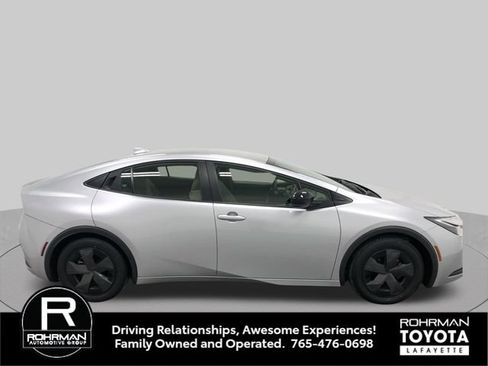 Used 2023 Toyota Prius LE FWD image 8