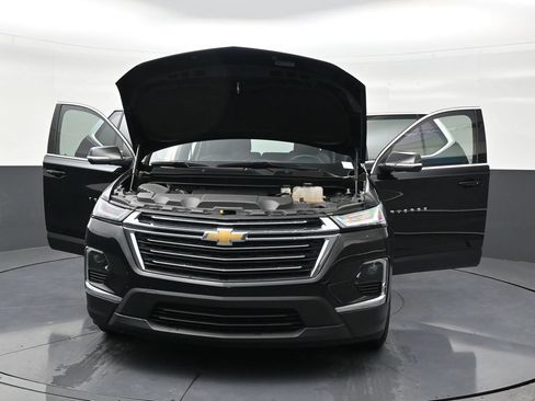 Used 2023 Chevrolet Traverse LT FWD image 30