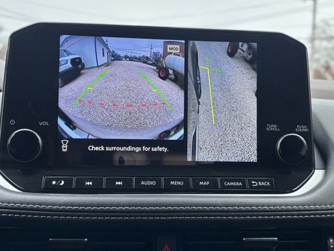 Used 2023 Nissan Rogue SL w/ SL Premium Package image 55