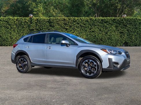 Used 2023 Subaru Crosstrek 2.0i Premium image 2