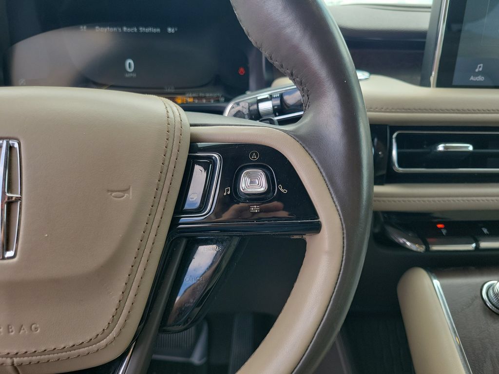 Used 2020 Lincoln Aviator Reserve w/ Elements Package Plus AWD/4WD image 25