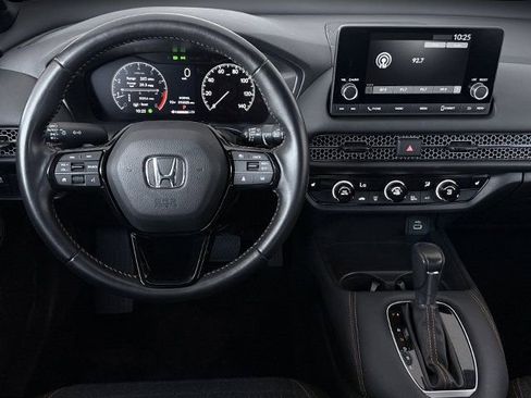 Certified 2025 Honda HR-V Sport image 10