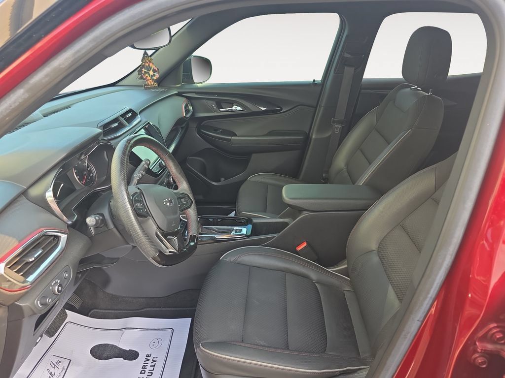 Used 2022 Chevrolet TrailBlazer RS w/ Technology Package FWD image 9