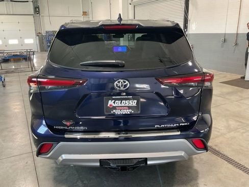 Used 2026 Toyota Highlander Platinum AWD/4WD image 5