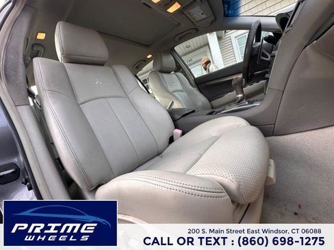 Used 2011 INFINITI G37 x Sedan w/ Premium Pkg image 17