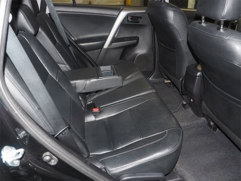 Used 2016 Toyota RAV4 LE image 13