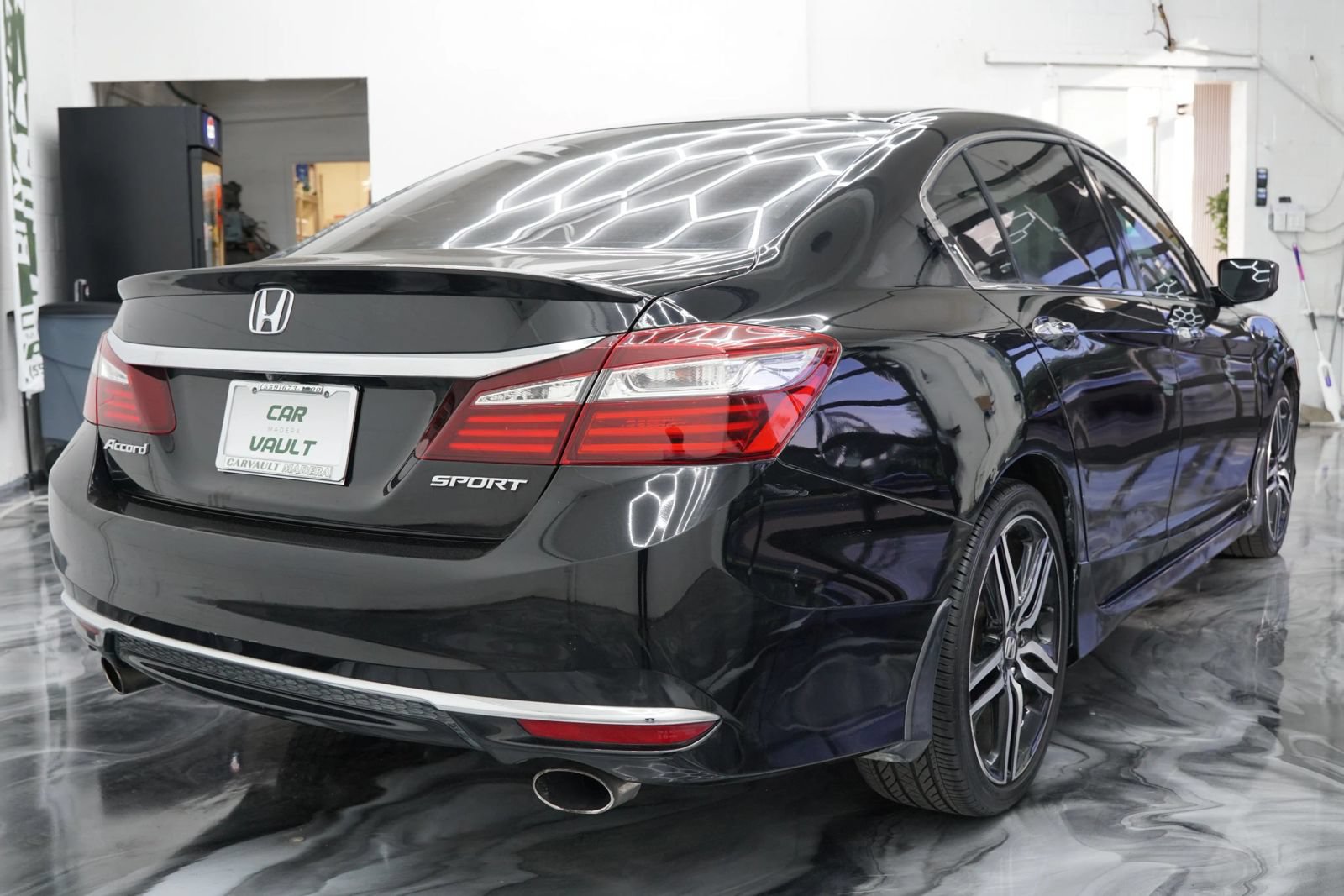 Used 2017 Honda Accord Sport image 8