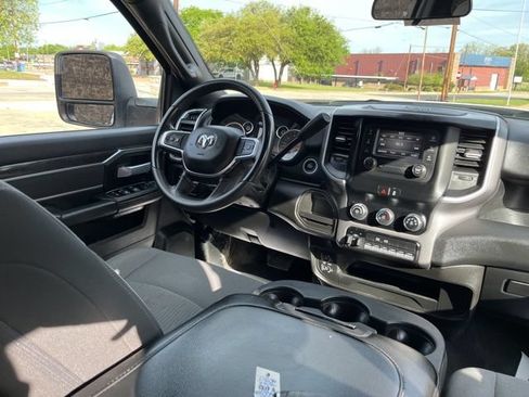Used 2024 RAM 3500 4x4 Crew Cab DRW image 21