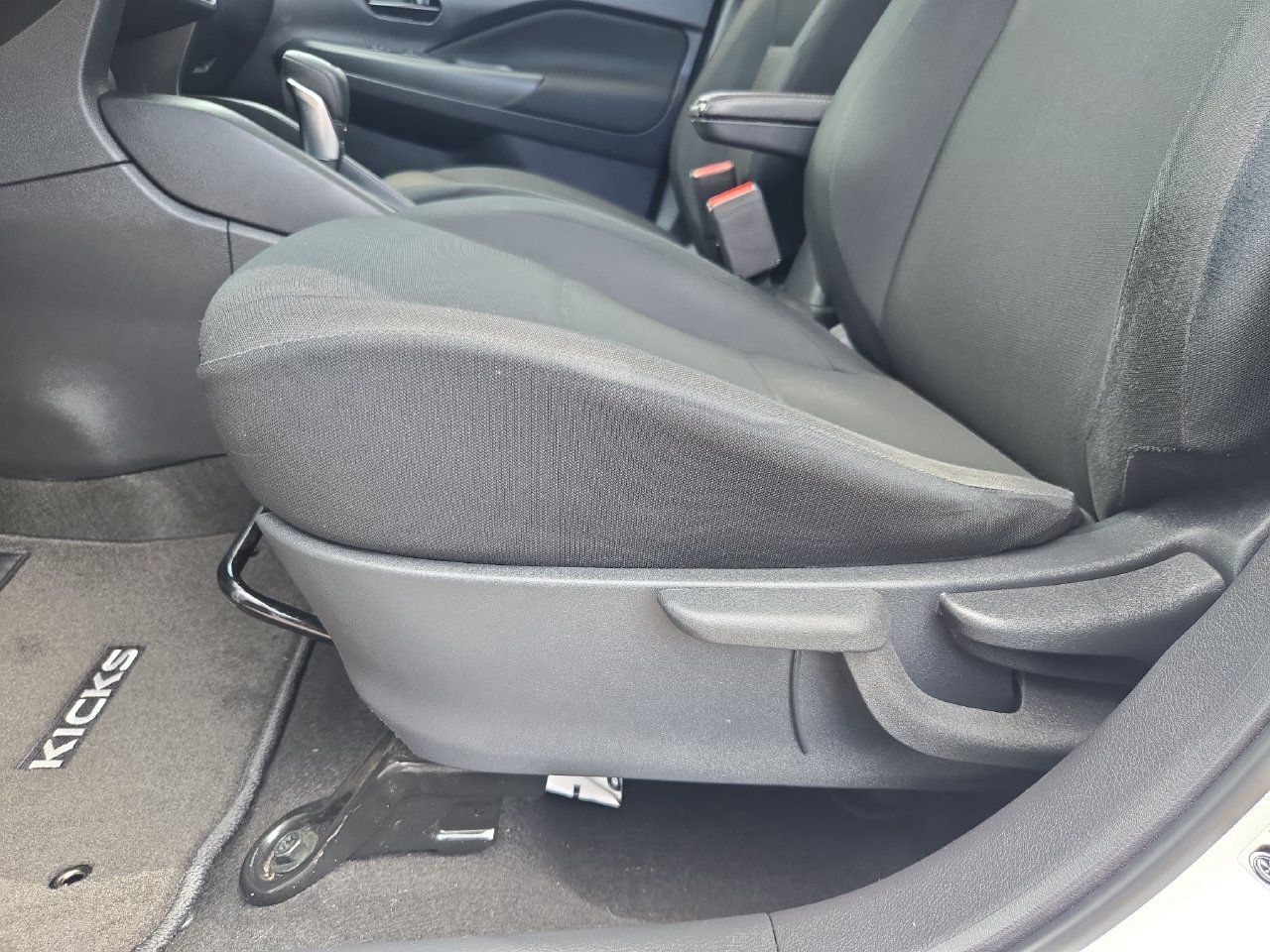 Used 2024 Nissan Kicks S FWD image 28
