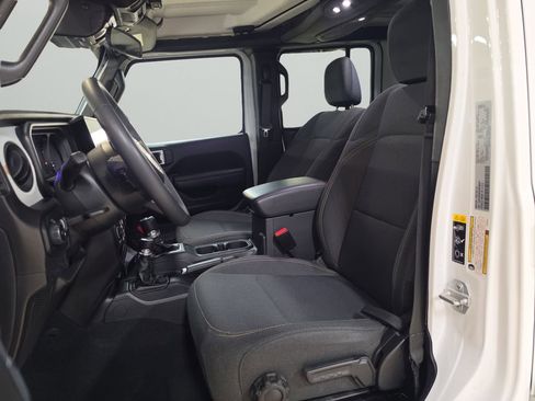 Certified 2025 Jeep Wrangler Sport S image 13