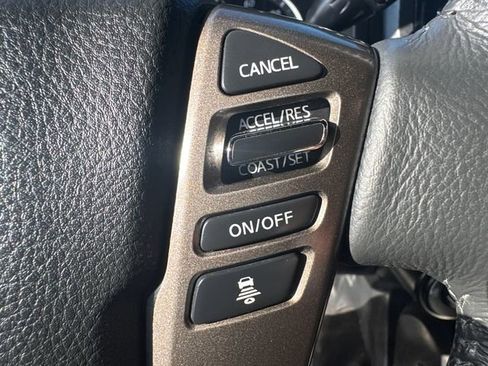 Used 2024 Nissan Titan SV w/ SV Bronze Edition Package image 32
