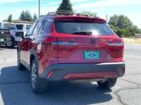 Used 2023 Toyota Corolla Cross XLE w/ Convenience Package AWD/4WD image 3