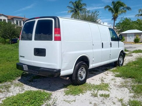 Used 2018 Chevrolet Express 2500 w/ Driver Convenience Package image 6
