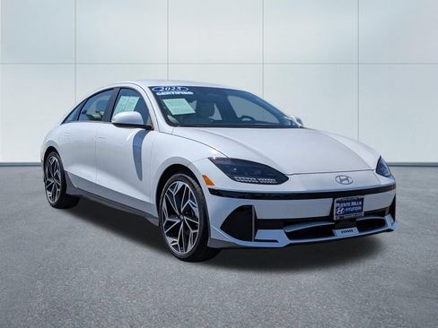 Used 2025 Hyundai Ioniq 6 SEL RWD image 8