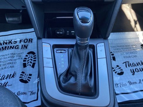 Used 2017 Hyundai Elantra Value Edition w/ Cargo Package image 16