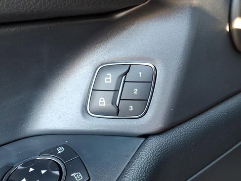 Certified 2024 Ford Expedition XLT image 10