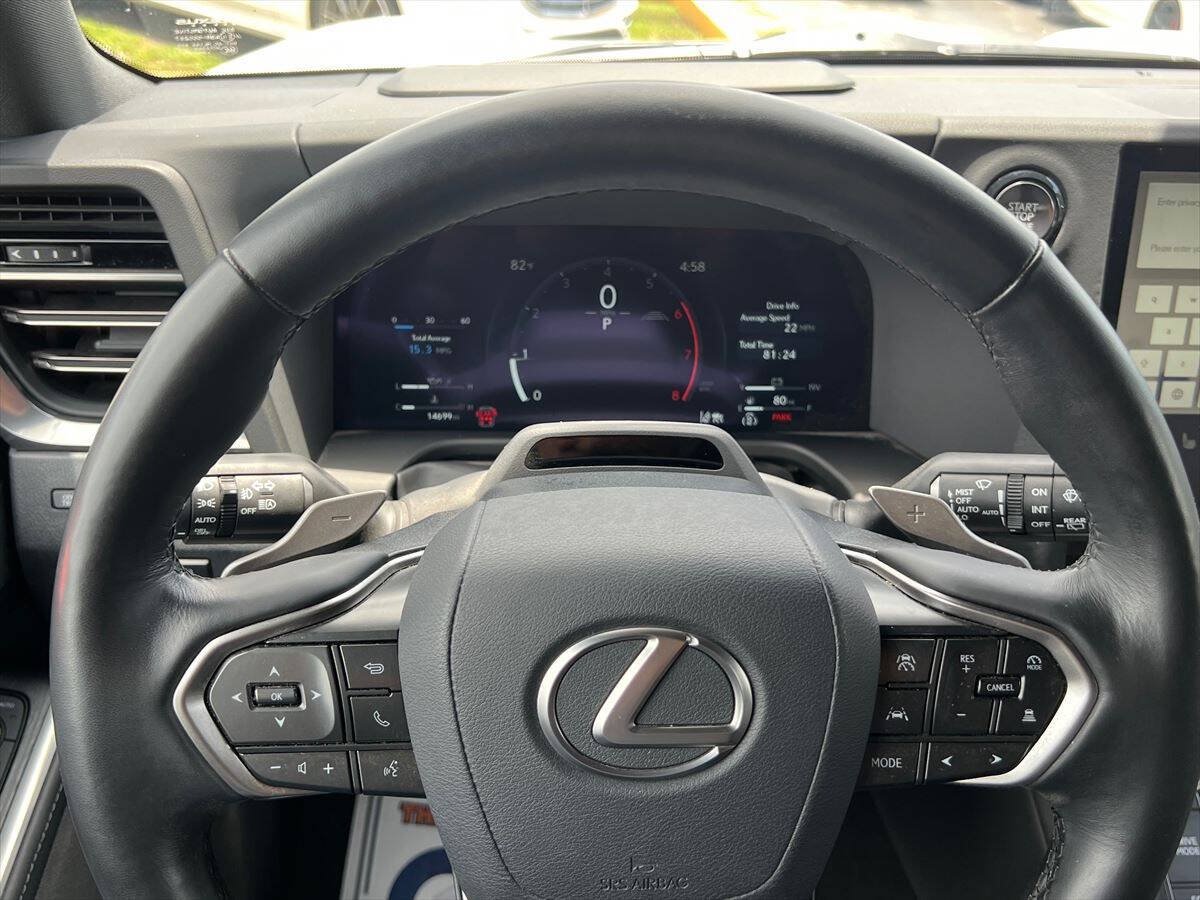 Used 2024 Lexus GX 550 w/ Accessory Package (2T) AWD/4WD image 12
