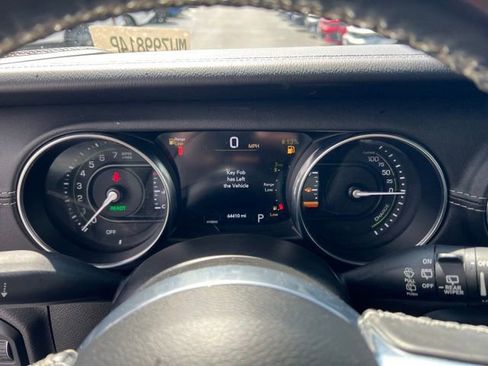 Used 2021 Jeep Wrangler Unlimited Sahara w/ Cold Weather Group AWD/4WD image 20