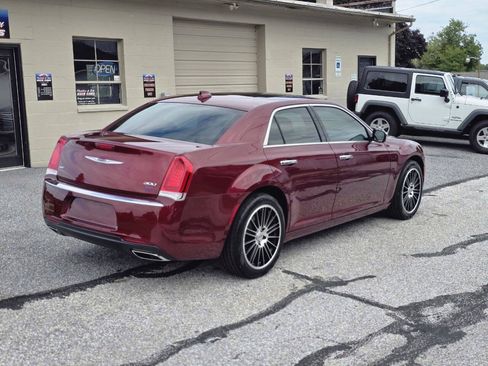 Used 2019 Chrysler 300 Limited AWD/4WD image 5