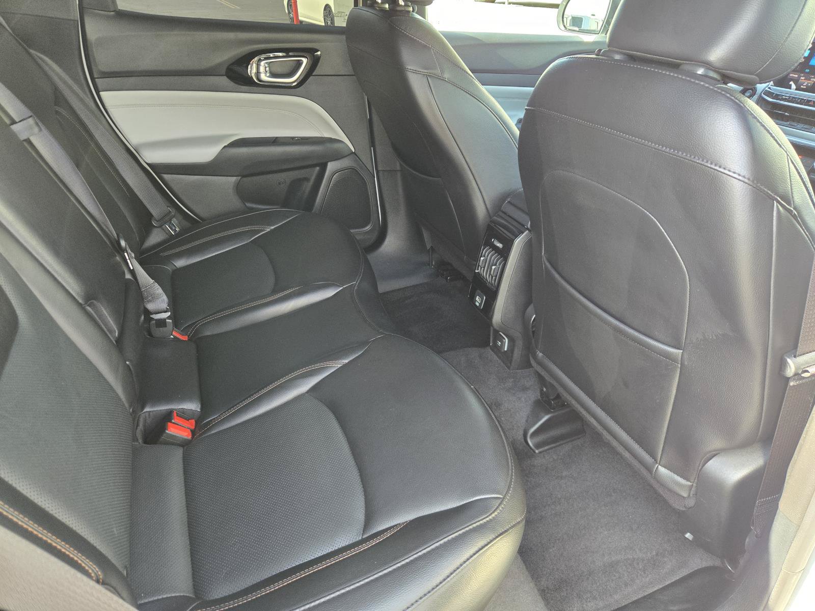 Used 2023 Jeep Compass Limited AWD/4WD image 30