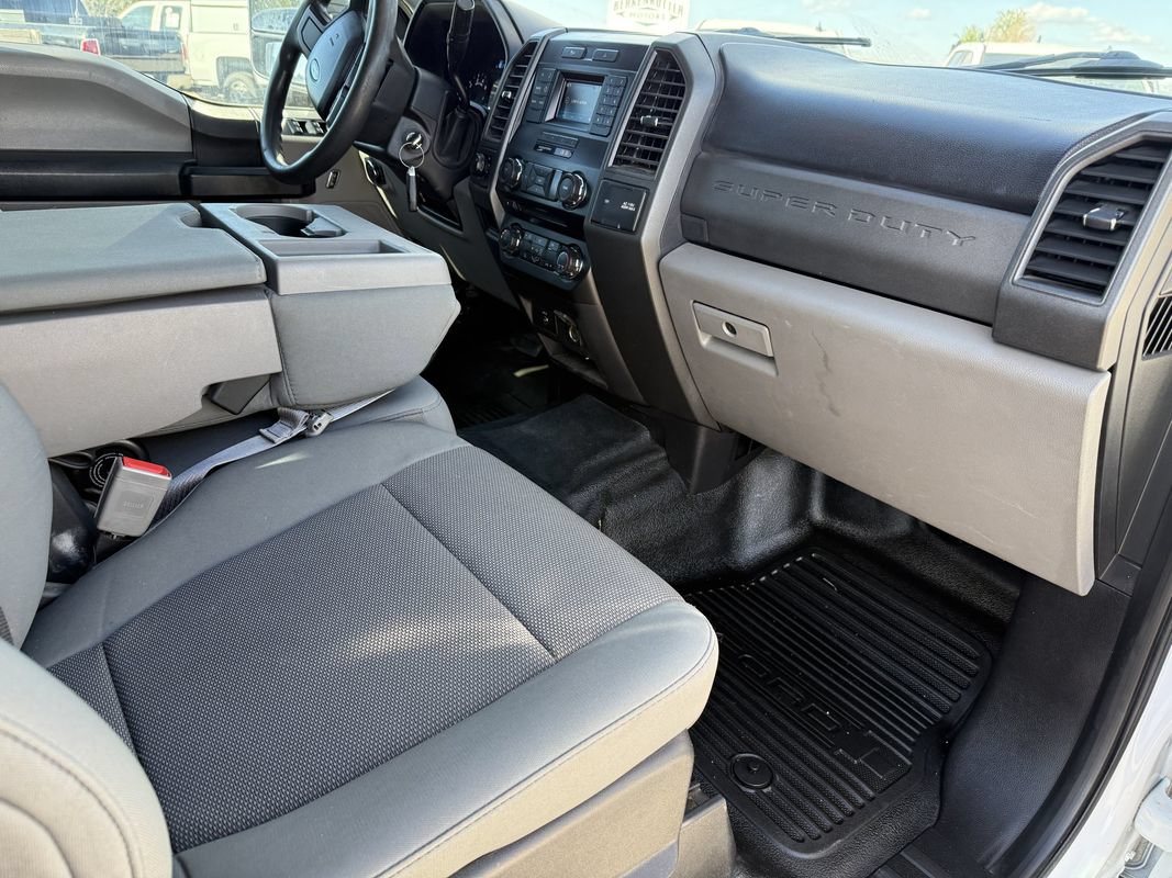 Used 2018 Ford F250 XL w/ Power Equipment Group AWD/4WD image 16