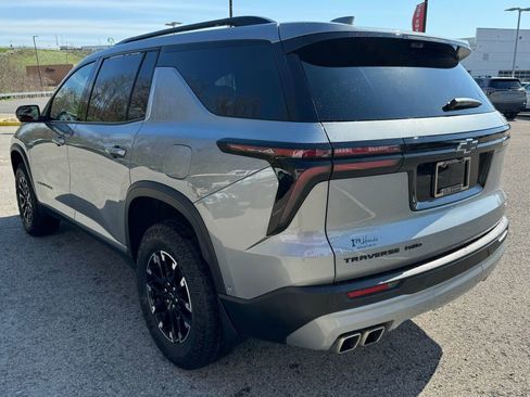 Used 2025 Chevrolet Traverse Z71 w/ Enhanced Driving Package image 5
