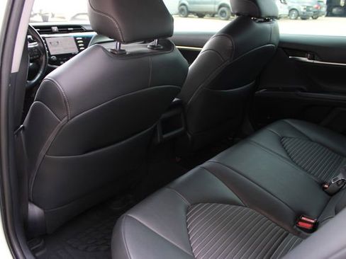 Used 2019 Toyota Camry SE w/ Sunroof Package image 23