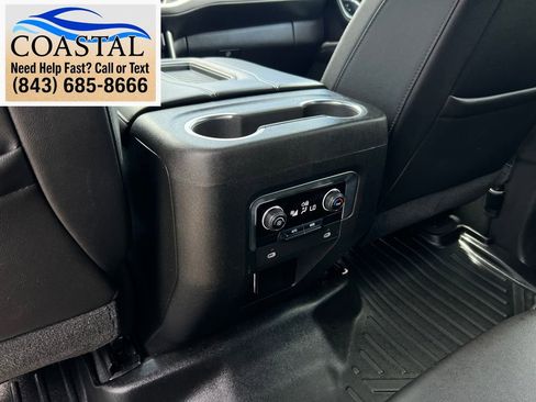 Used 2021 Chevrolet Suburban LT RWD image 18