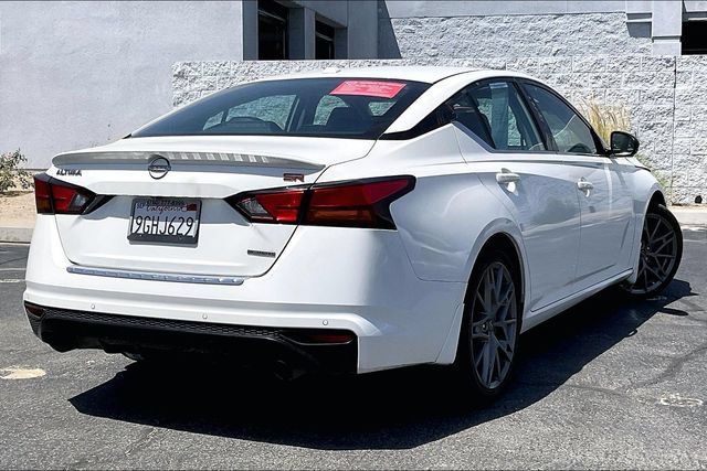 Used 2023 Nissan Altima 2.0 SR FWD image 13