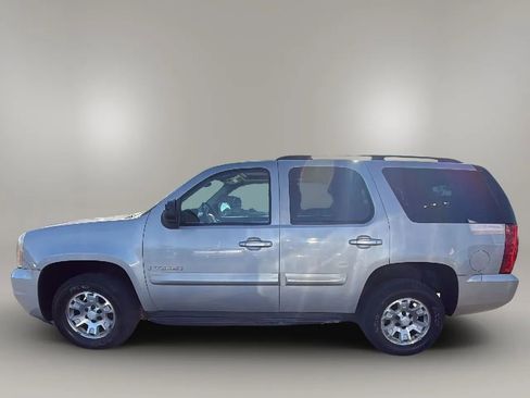 Used 2007 GMC Yukon SLE AWD/4WD image 2