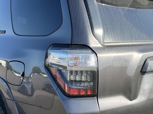 Used 2016 Toyota 4Runner SR5 AWD/4WD image 13