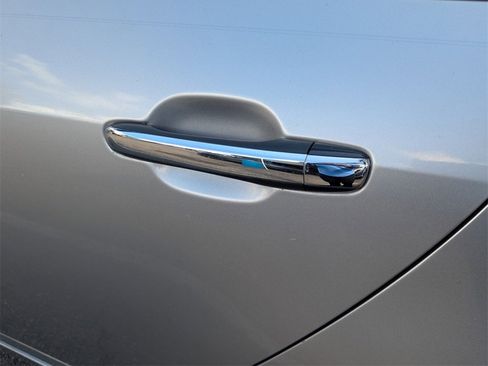 Used 2010 Hyundai Genesis 4.6 w/ Technology Pkg 5 image 17