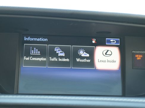 Used 2016 Lexus ES 350 w/ Luxury Package w/Wood Trim image 24