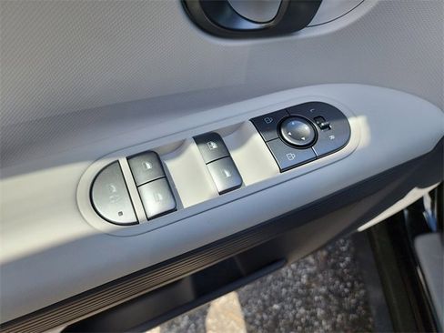 New 2025 Hyundai Ioniq 5 SE image 14