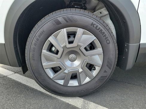 New 2025 Nissan Kicks S image 13