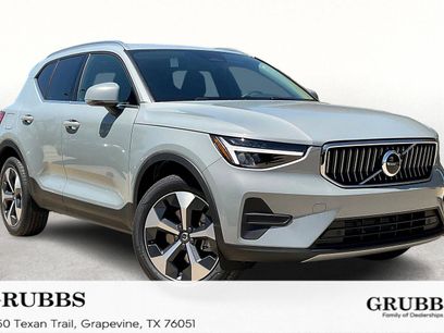 New 2025 Volvo XC40 B5 Core w/ Protection Package Premier