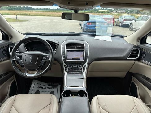 Used 2020 Lincoln Nautilus Reserve FWD image 12