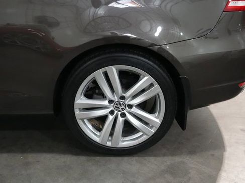 Used 2012 Volkswagen Eos Executive image 10