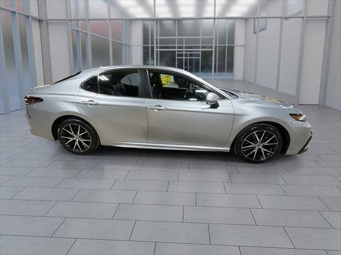 Certified 2023 Toyota Camry SE image 9