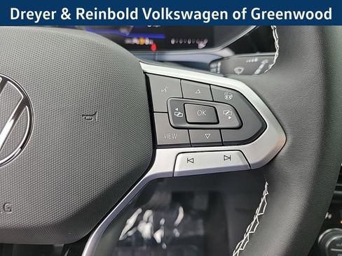 New 2024 Volkswagen Taos SE image 22