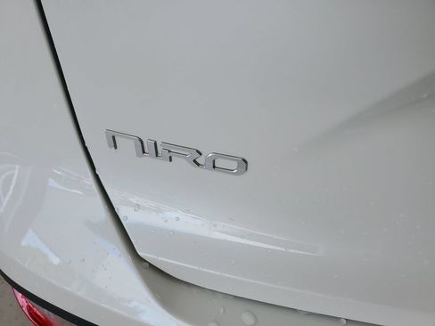 Certified 2026 Kia Niro LX FWD image 9