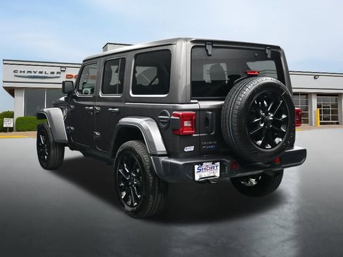 Used 2025 Jeep Wrangler Unlimited Sahara w/ Safety Group AWD/4WD image 3