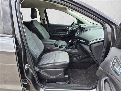 Used 2019 Ford Escape SE FWD image 21