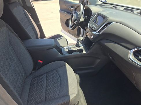 Used 2022 Chevrolet Equinox LT FWD image 22