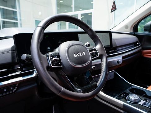 Used 2025 Kia Carnival SX Prestige FWD image 29
