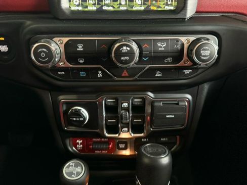 Used 2023 Jeep Wrangler Unlimited Rubicon 4xe image 27