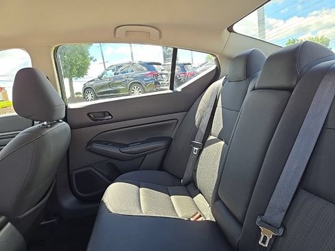 Used 2024 Nissan Altima 2.5 SV FWD image 30
