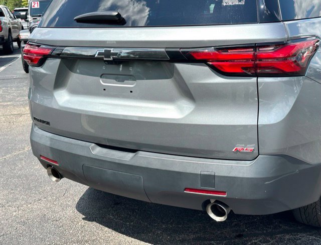 Used 2023 Chevrolet Traverse RS FWD image 13
