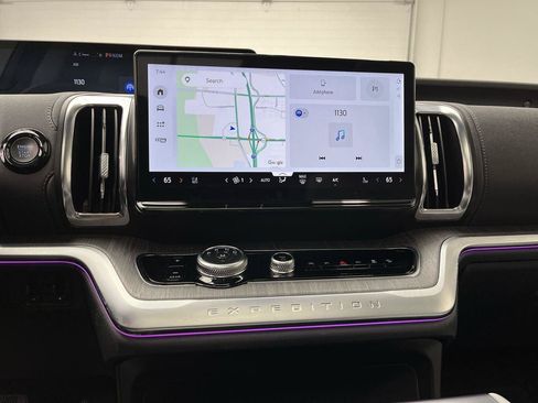 Certified 2025 Ford Expedition Platinum w/ Platinum Ultimate Package AWD/4WD image 21