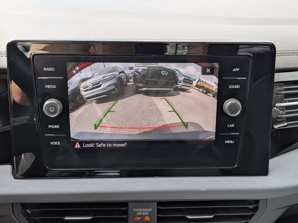 Used 2025 Volkswagen Jetta SE FWD image 29